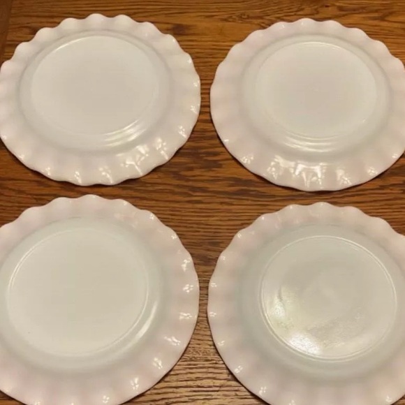 Vintage Hazel Atlas Pink Crinoline Ripple Milk Glass Dinner Plates, Four plates - Picture 7 of 13